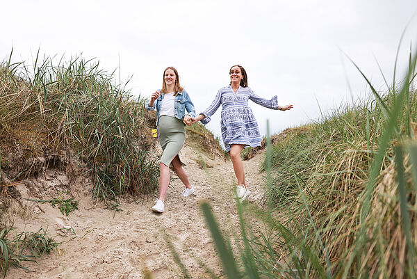 Zwei Schwangere Frauen in St. Peter-Ording